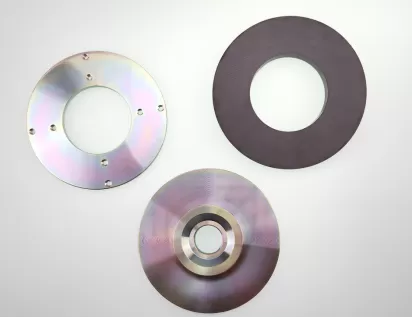 What is the magnetic circuit structure of a professional speaker